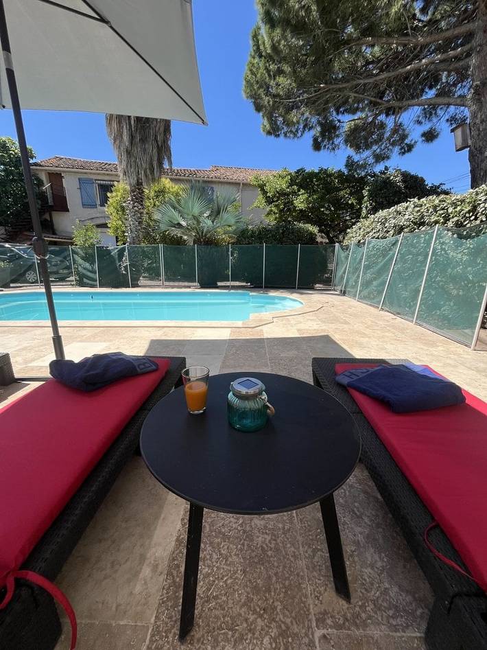 Chambre d’hôte pour 3 personnes, avec jardin et piscine, animaux acceptés