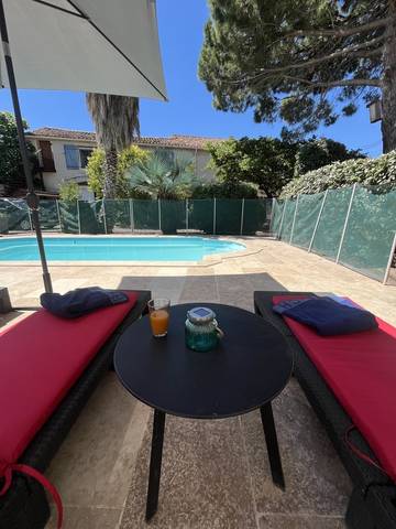 Cottage pour 4 personnes, avec jardin et piscine, animaux acceptés à Argeliers