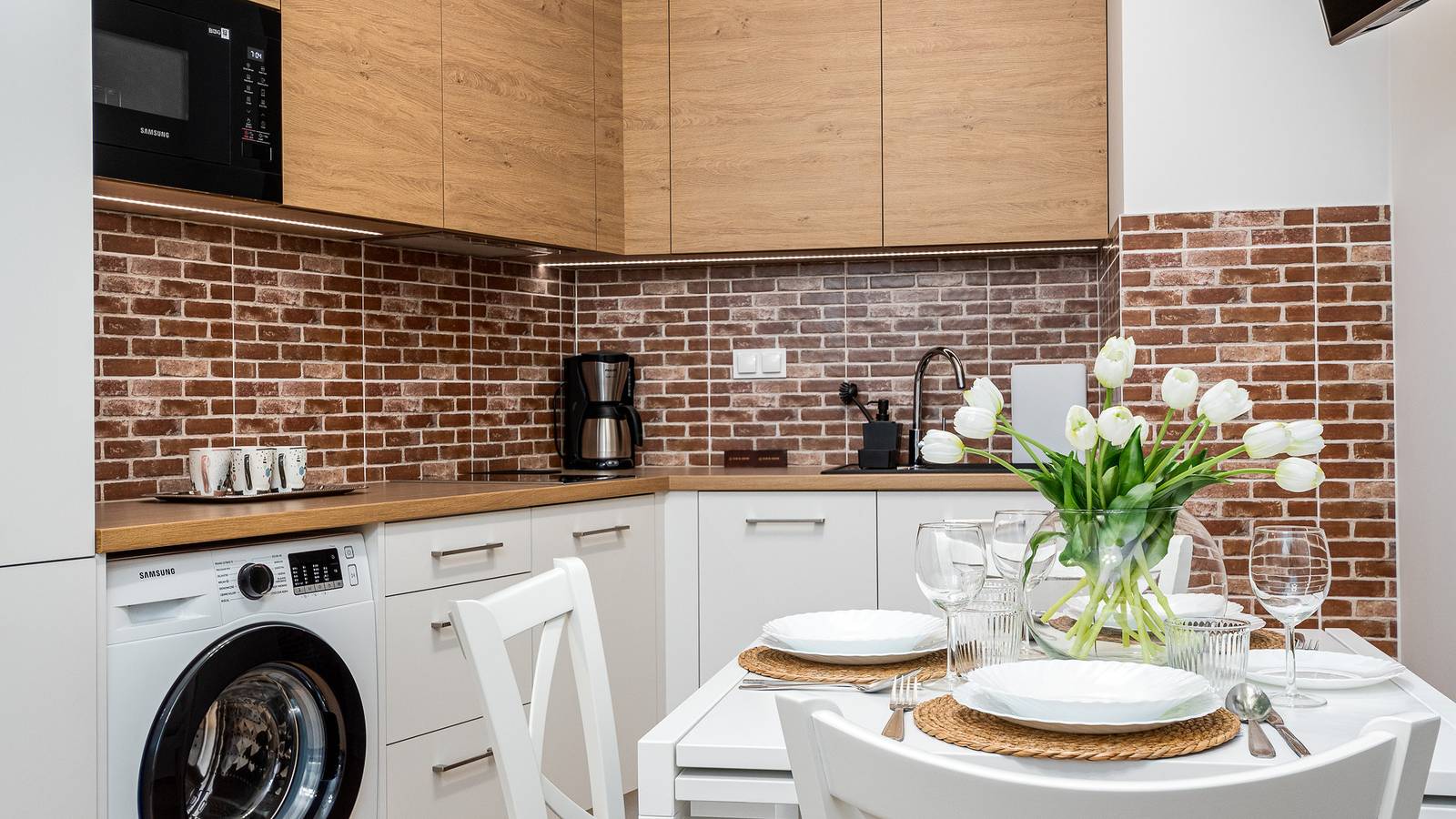 Entire vacation apartment, Vacation apartment for 2 people with balcony in Bielany, Warsaw