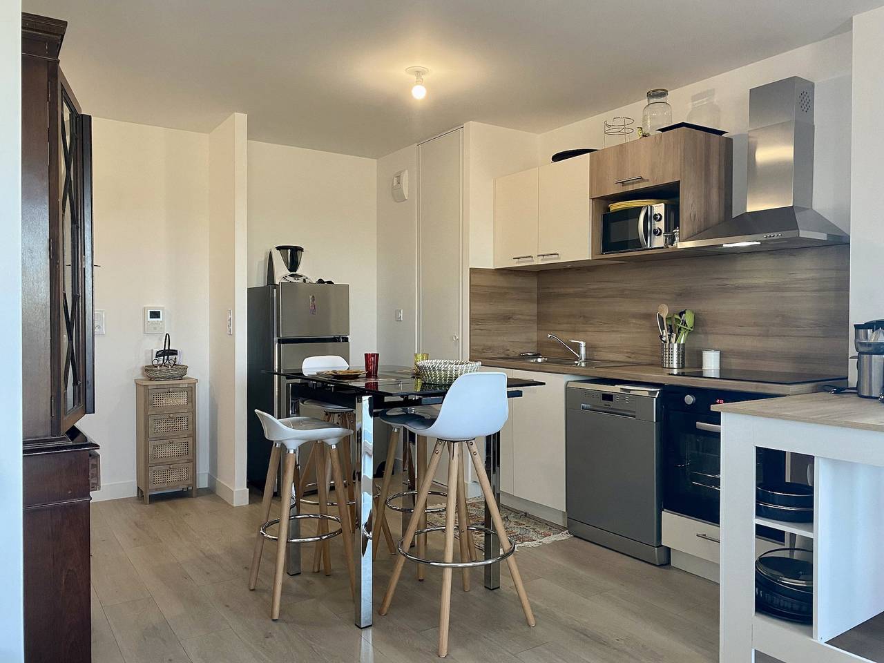 Entire apartment, Charming Apt with Terrace, 600m from Beach, Parking, Baby Bed, Thermomix - Pornichet in Pornichet, Côte d'Amour