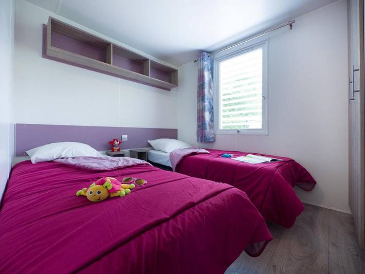 Parc de vacances pour 10 personnes, avec terrasse ainsi que piscine et vue, animaux acceptés à Mazères - 3