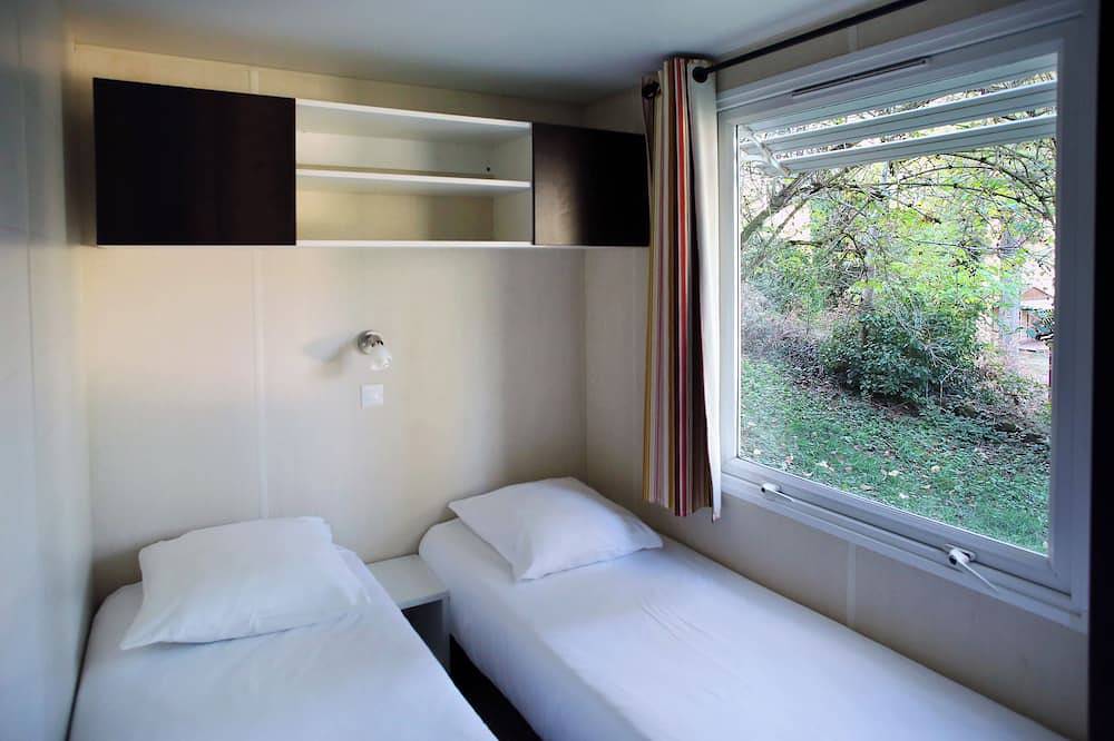 Mobile home Confort 6 personnes, en bord de rivière, calme et nature in Saint-Rome-de-Tarn, Parc naturel régional des Grands Causses
