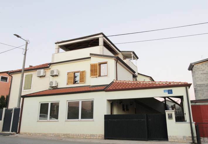 Ganzes Studio, Apartments Zambratija with sea view in plaža Zambratija, Zambratija