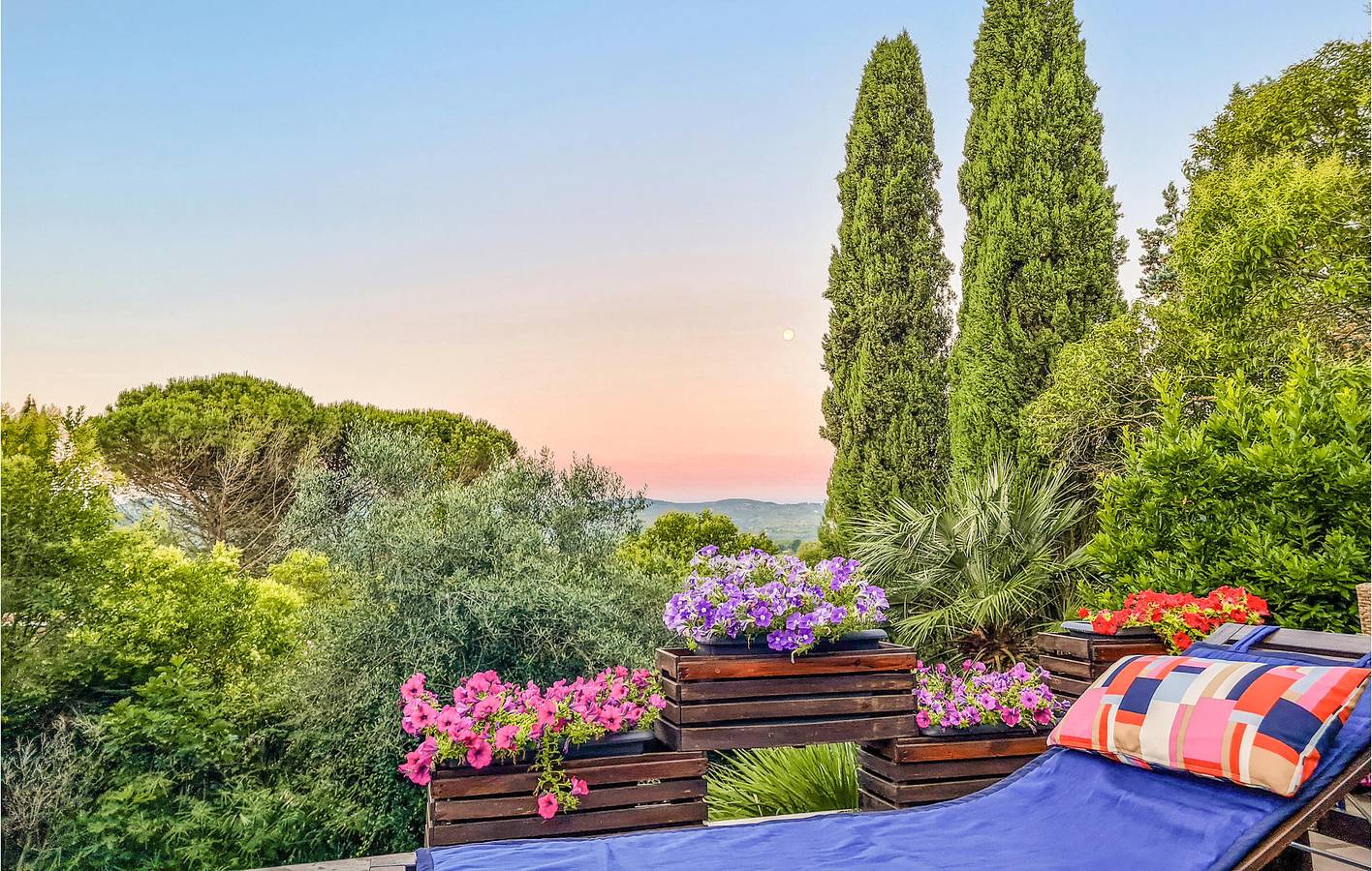 Luxuriöse 2-Zimmer-Wohnung mit WLAN, Klimaanlage, Parkplatz, Terrasse und Küche in Sutri, Viterbo Provinz