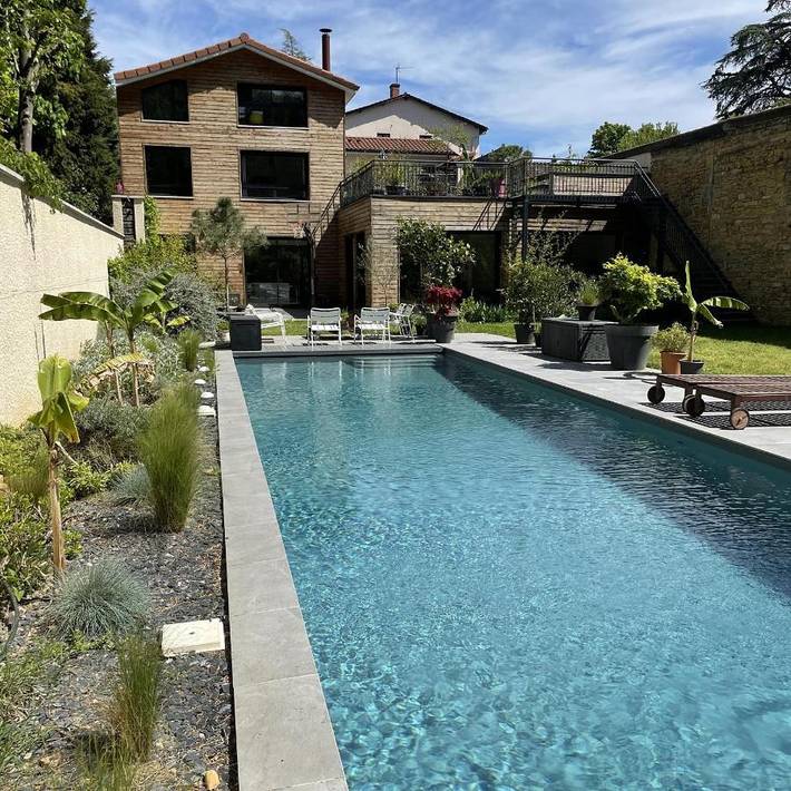 Maison d’hôte pour 2 personnes, avec piscine ainsi que jardin et terrasse