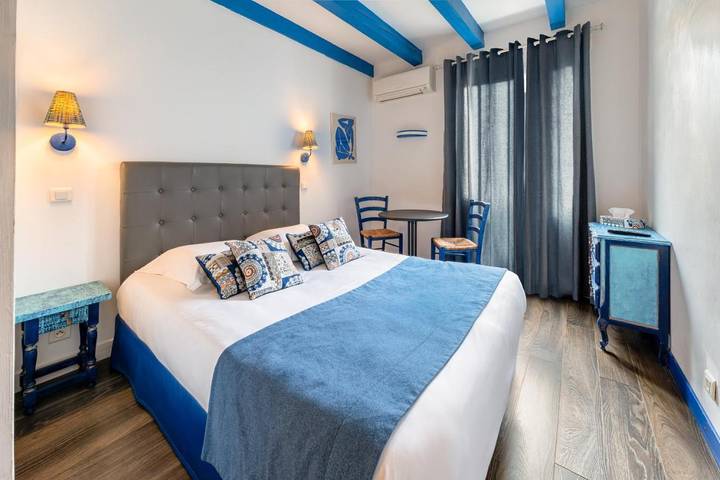 Hôtel pour 2 personnes, avec piscine et terrasse à Les Angles (Gard) - 2