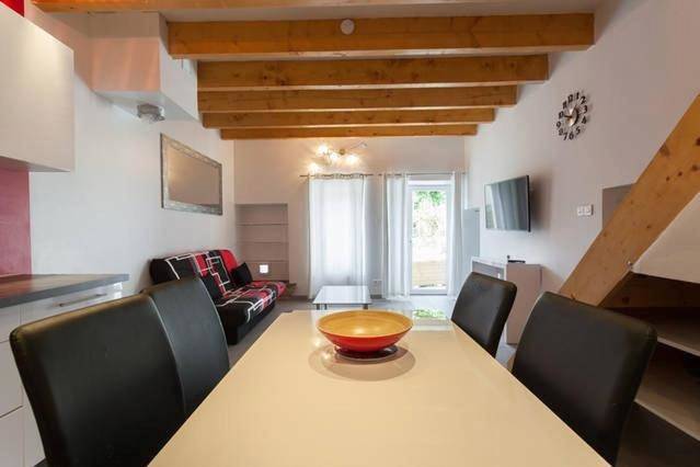 Location de vacances pour 4 personnes, avec vue ainsi que jardin et piscine, animaux acceptés à Bollène - 4