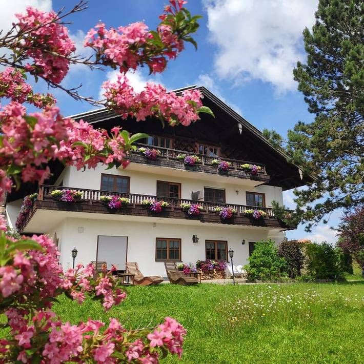 Ferienhof Dirnberg - 5-Sterne-Ferienwohnung mit Ostbalkon für 1 - 5 Personen, 75 qm in Amerang, Landkreis Rosenheim