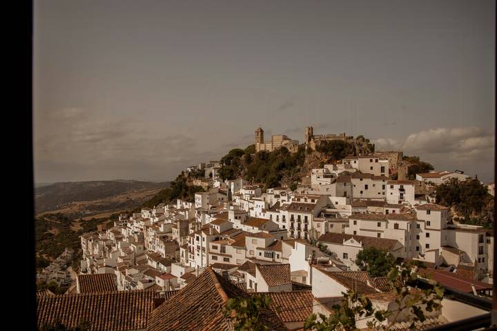 Vous serez séduit par cette charmante maison andalouse avec vue à Casares in Sierra (Casares), Casares