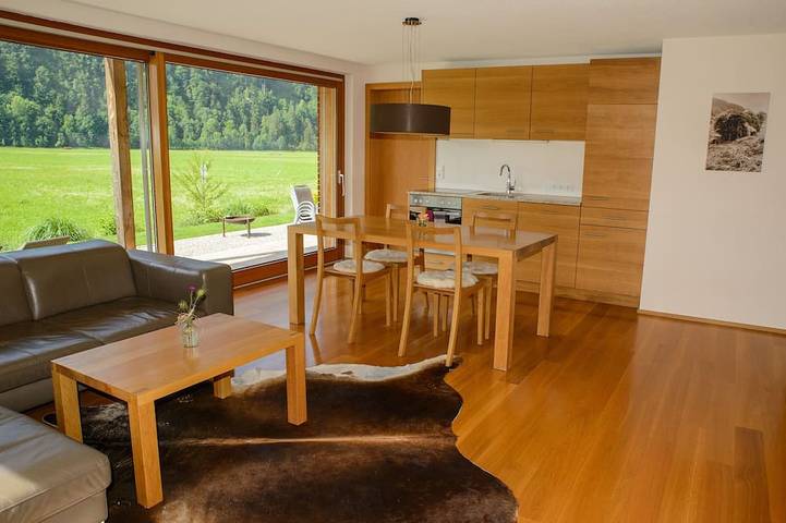 Ferienwohnung für 4 Personen, mit Garten und Terrasse sowie Pool und Sauna in Bizau