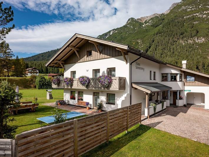 Ferienwohnung für 3 Personen, mit Balkon und Garten in Innsbruck und Umgebung