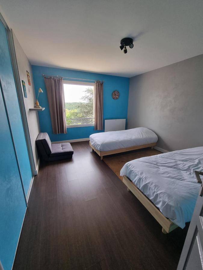 Location de vacances pour 6 personnes, avec vue et piscine ainsi que terrasse et jardin à Annonay - 4