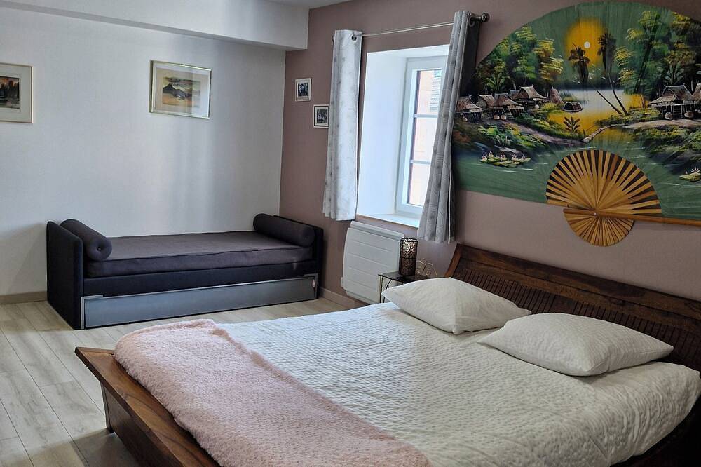 Grand gite luxueux 160 m2 , capacité 6 adultes + 3 enfants avec spa in Montillot, Arrondissement d'Avallon