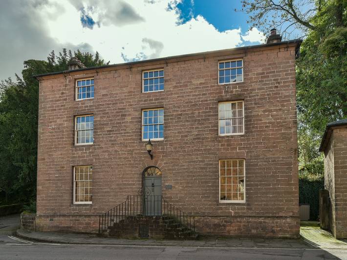 Cottage for 14 people, with Garden in Cromford