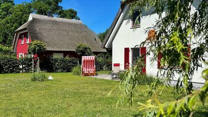 Ferienhaus für 4 Personen, mit Ausblick und Garten in Lohme