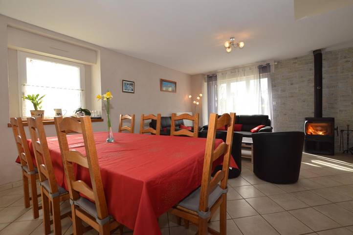 Gîte pour 10 personnes, avec terrasse ainsi que jardin et piscine à La Chapelle-Chaussée - 2