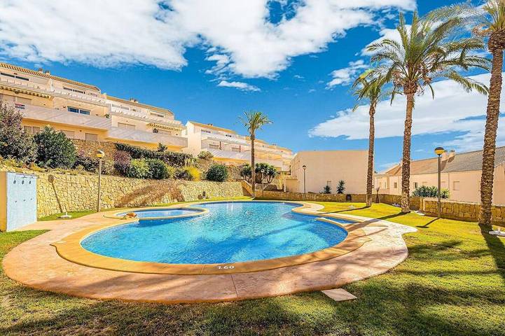Apartamento para 6 personas, con piscina y jardín, Se admiten mascotas en Relleu