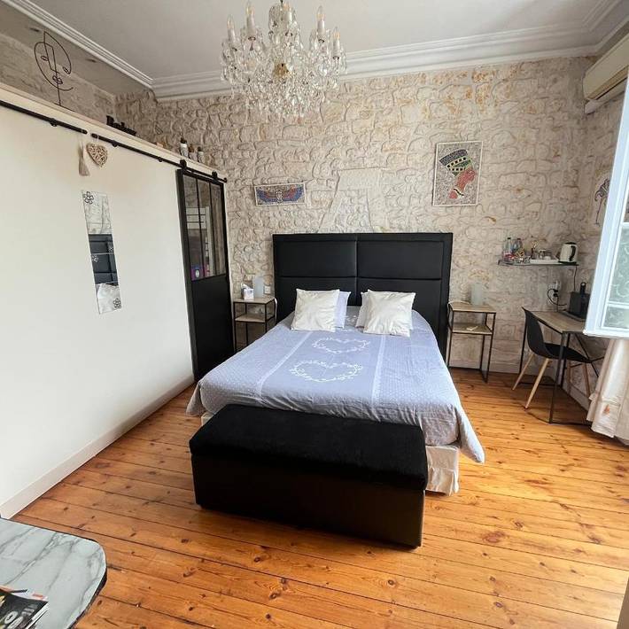 Location de vacances pour 2 personnes, avec piscine ainsi que jardin et vue à Pons - 3