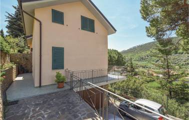 Gîte pour 7 personnes, avec terrasse à Cisano sul Neva