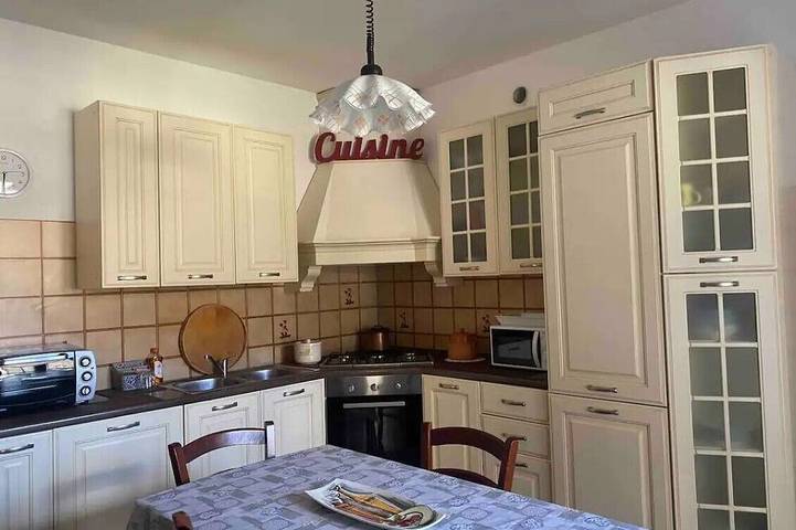 Location de vacances pour 11 personnes, avec Jardin à Schignano