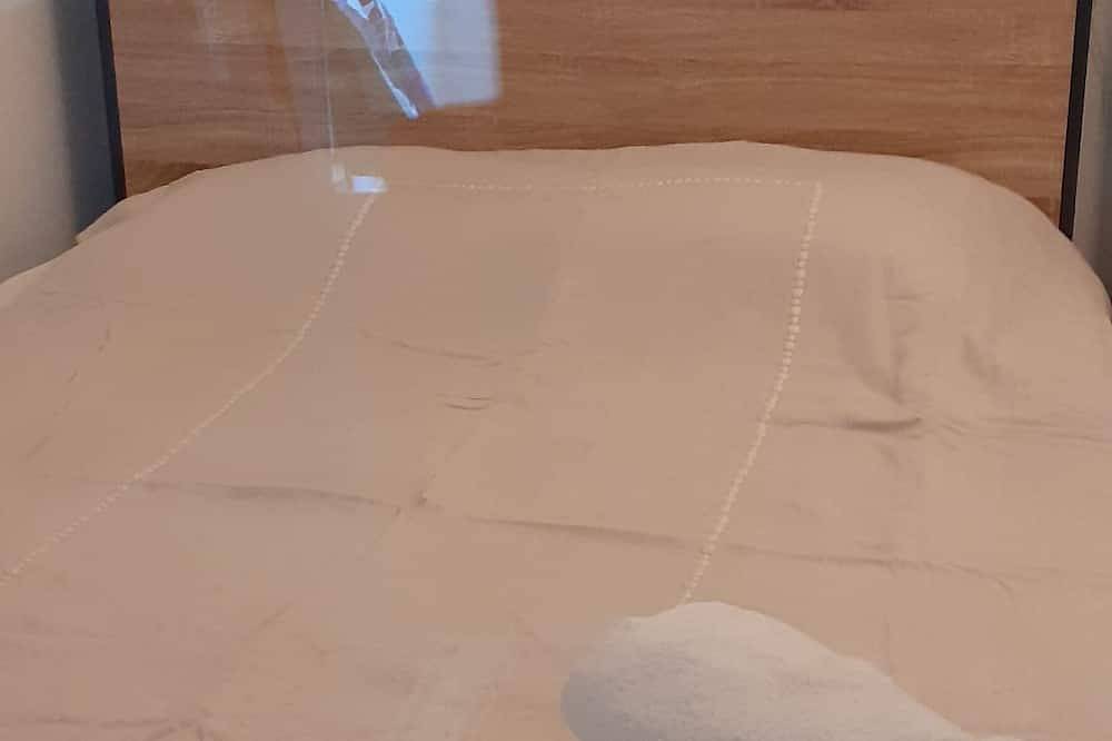 Entire apartment, Appartement Dans les Alpilles in Paradou, Arles region