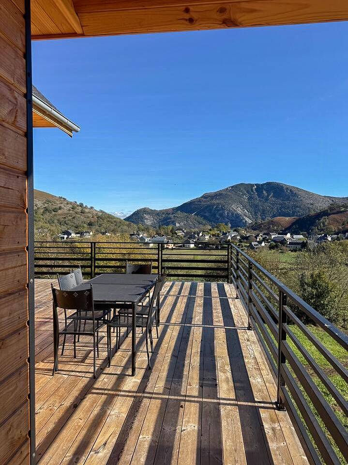 Gorgeous wooden chalet near Lourdes in Ségus, Hautes-Pyrénées