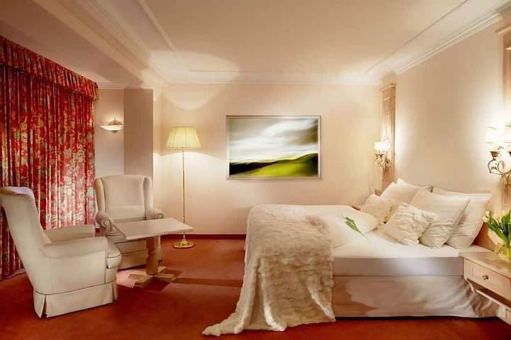 Ferienhaus für 2 Personen, mit Balkon und Whirlpool sowie Garten und Pool
