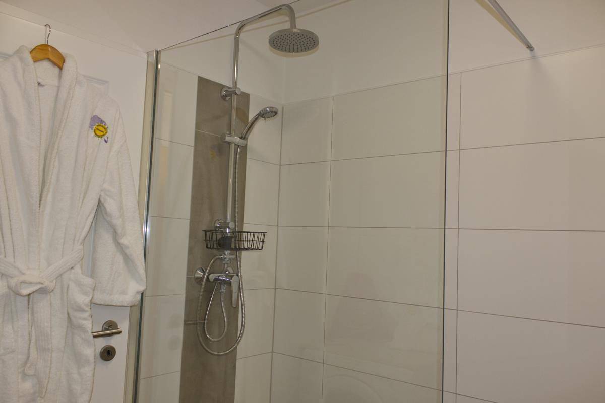 Ganze Ferienwohnung, Inselblume 17 - Ferienwohnung mit Meerblick in der Strandburg B2.5 in Ostfehmarn, Fehmarn