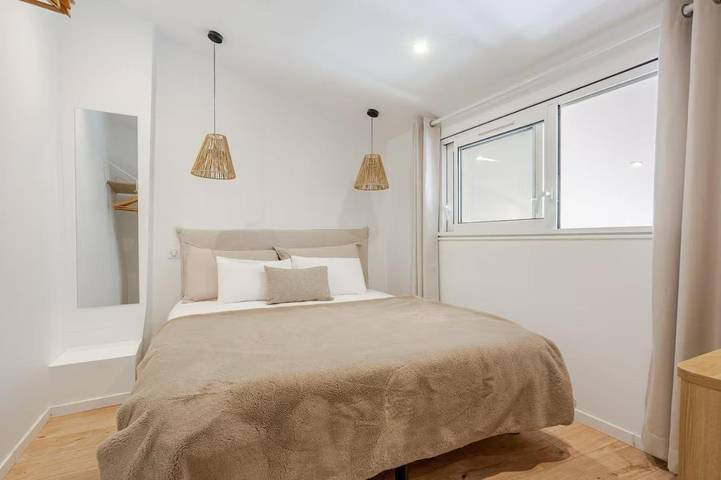 Gîte pour 4 personnes, avec terrasse et vue, adapté aux familles à Saint-Sulpice-de-Faleyrens - 2