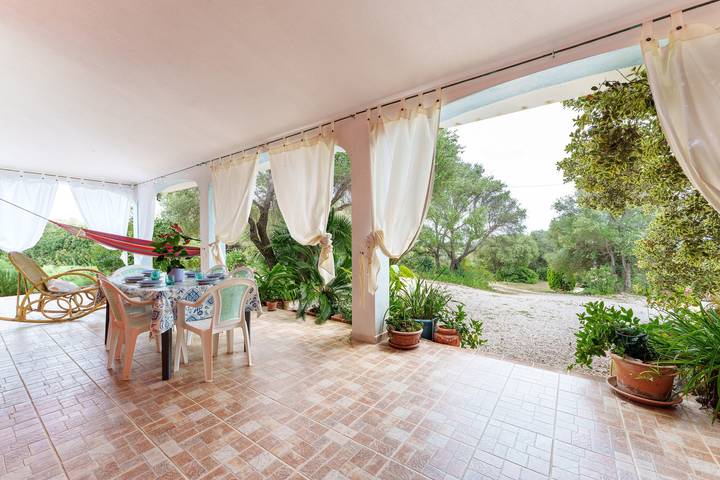 Ganze Wohnung, Ferienwohnung in ruhiger Lage mit Garten in Oniài, Onifai