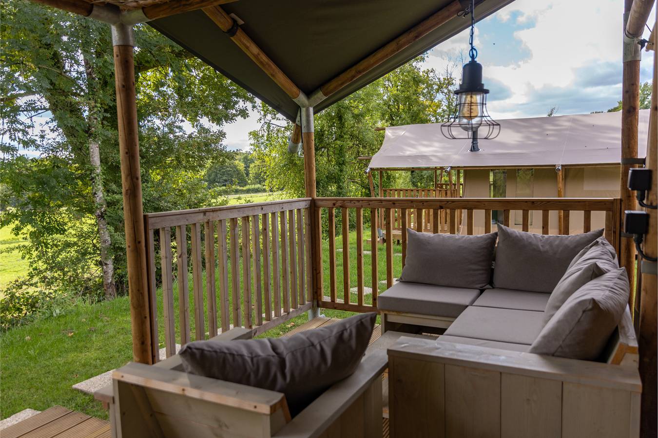 Arden Parks - Signy l'Abbaye — Ranger Lodge - Sleeps 8 in Signy-l'Abbaye, Ardennes