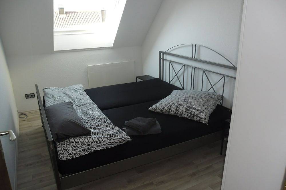 Ganze Wohnung, Große Ferienwohnung mit Blick über den Breitenauer See in Obersulm, Stuttgart Region