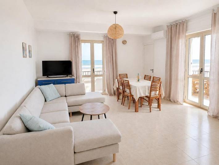 Gîte pour 6 personnes, avec Balcon ainsi que Terrasse et Vue à Strongoli - 2