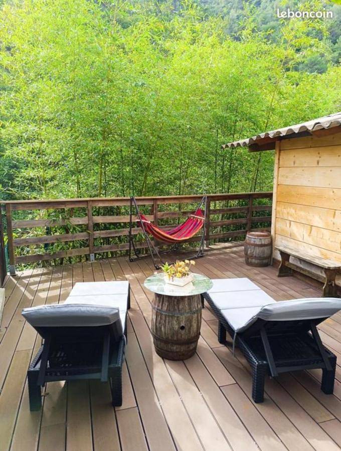 Gîte pour 2 personnes, avec Terrasse ainsi que Jardin et Vue à L'Escarène