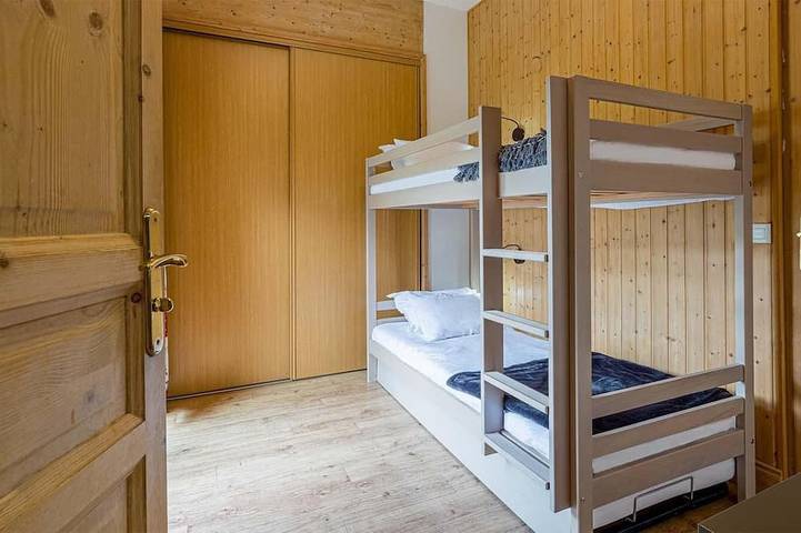 Ganze Wohnung, Wifi, bis 50m von den gondelbahnen, fitness, schwimmbad, sauna, hammam, balkon, fernseher, 69m² in Vaujany, Nationalpark Écrins