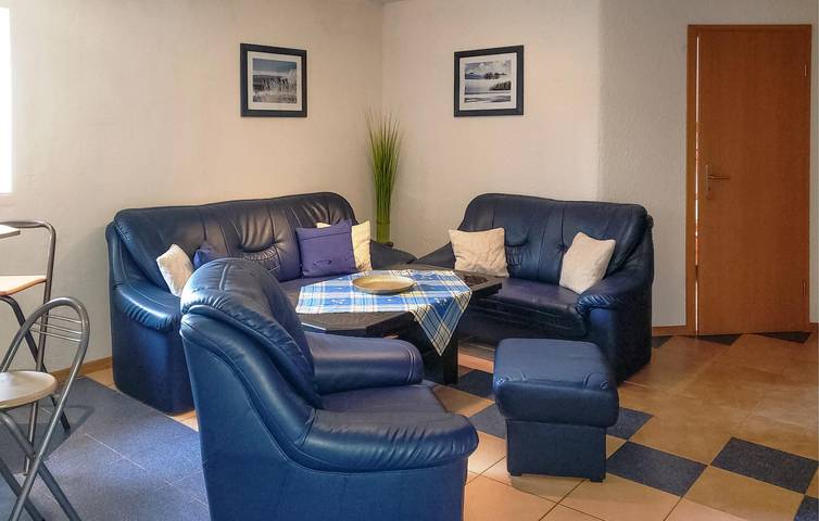 Ganze Ferienwohnung, Gemütliche Wohnung mit Terrasse und Parkplatz in der Nähe von Rubkow Center in Rubkow, Vorpommern Greifswald