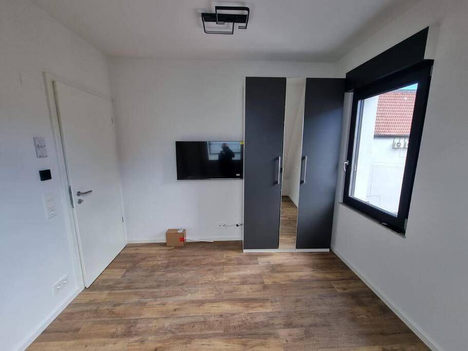 Ganze Wohnung, Brandneues Stadtglanz Apartment in Stuttgart, Stuttgart Region