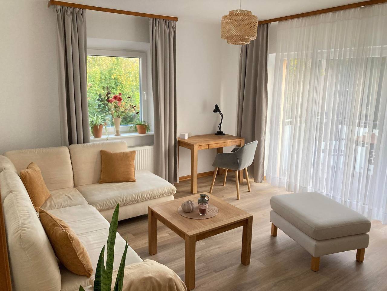 Ganze Ferienwohnung, Ferienhaus im Obstgarten - Doppelzimmer, Dusche, Wc, 1 Schlafraum in Kirn, Landkreis Bad Kreuznach