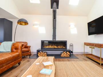 Glamping for 8 People in Cornwall, South West England, Photo 2