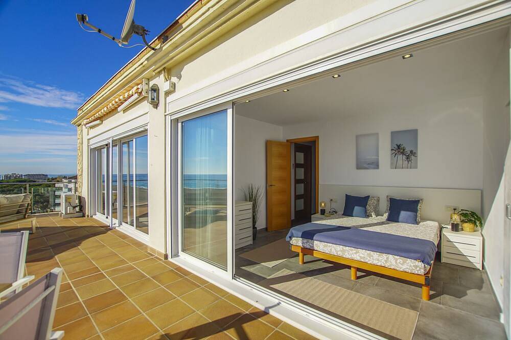 Ganze Wohnung, Yourhouseinspain--Best  Sea  And  Beach  View in Santa Susanna, A/C, Pool in Santa Susanna, Costa del Maresme