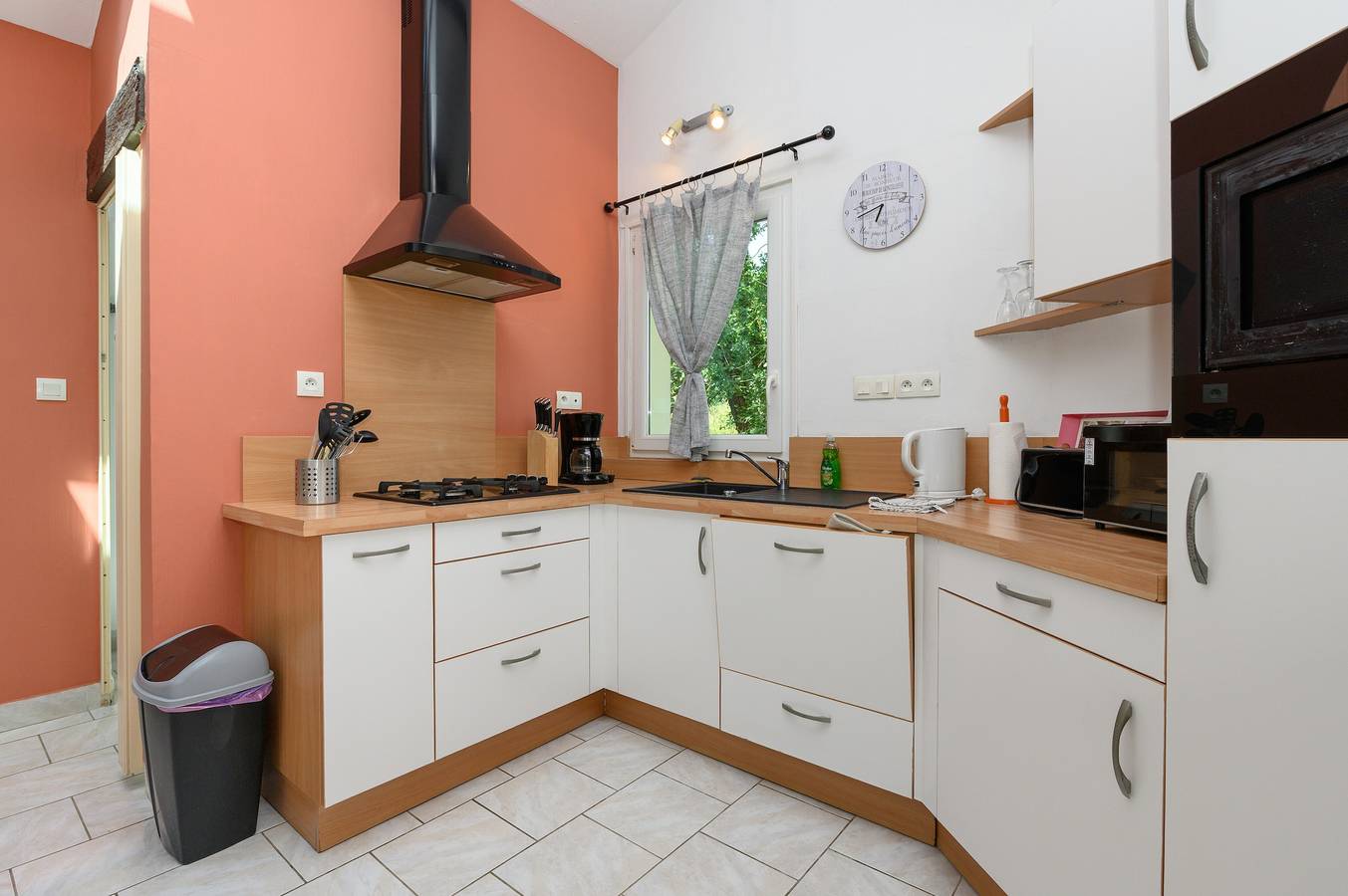 Cottage „Le Nid de Tristan et Iseut“ mit privater Terrasse, Garten und Wlan in Plumelin, Pontivy und Umgebung