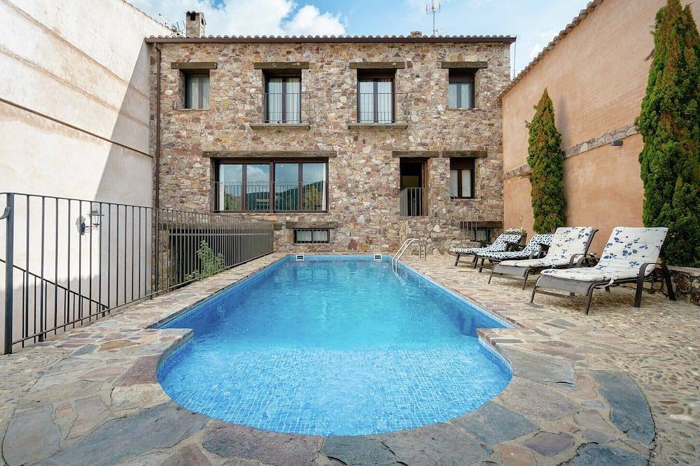 Hütte in Navas de Estena mit Pool & Jacuzzi in Navas de Estena, Ciudad Real Provinz