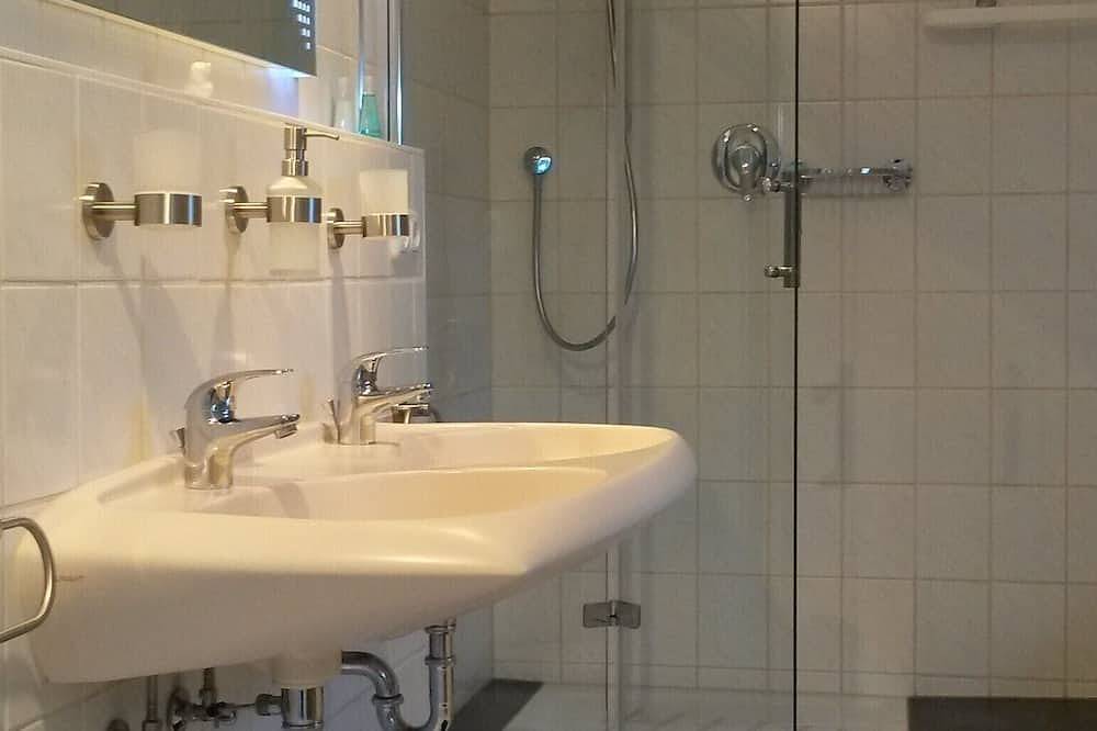Ganze Wohnung, Dachgeschossappartement \"Dream\" für 2 Personen mit seperatem Wohnzimmer und Schlafzimmer in Sommerach, Fränkisches Weinland