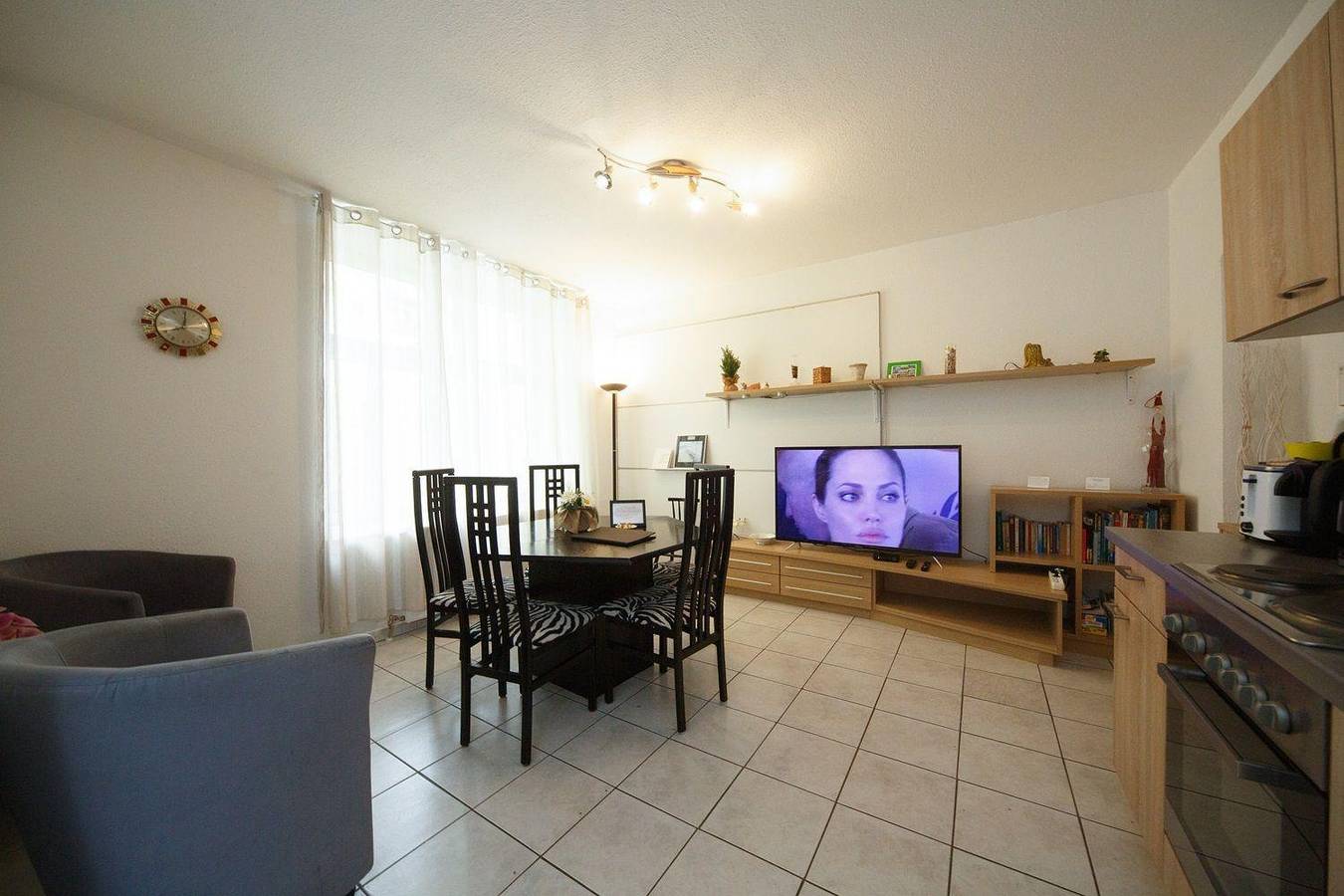 Geheel vakantieappartement, Large holiday flat in Fünfhaus with garden in Wenen, Wienerwald