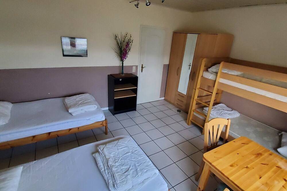 Ganze Wohnung, 3 Zi- App 'U3' (70qm) für 4 - 6 Personen, 25 km bis Frankfurt- Nord in Usingen, Hochtaunuskreis