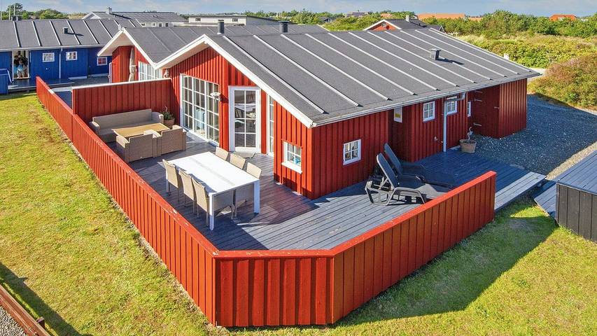 Ferienhaus für 6 Personen, mit Whirlpool und Terrasse in Hvide Sande