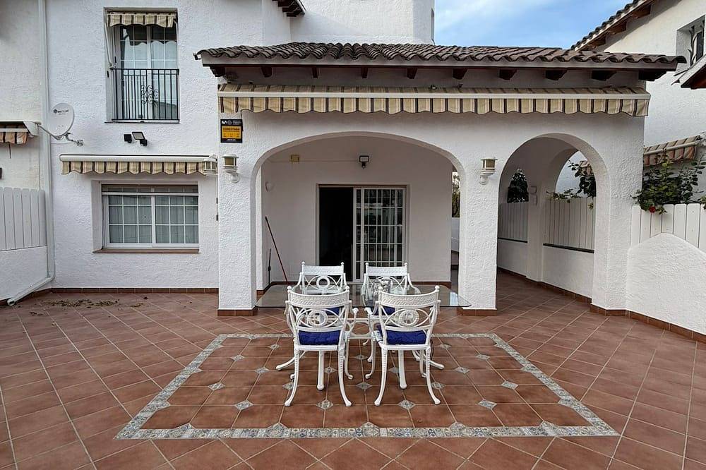 Maison spacieuse et calme près de la plage in Roda de Berà, Costa Dorada