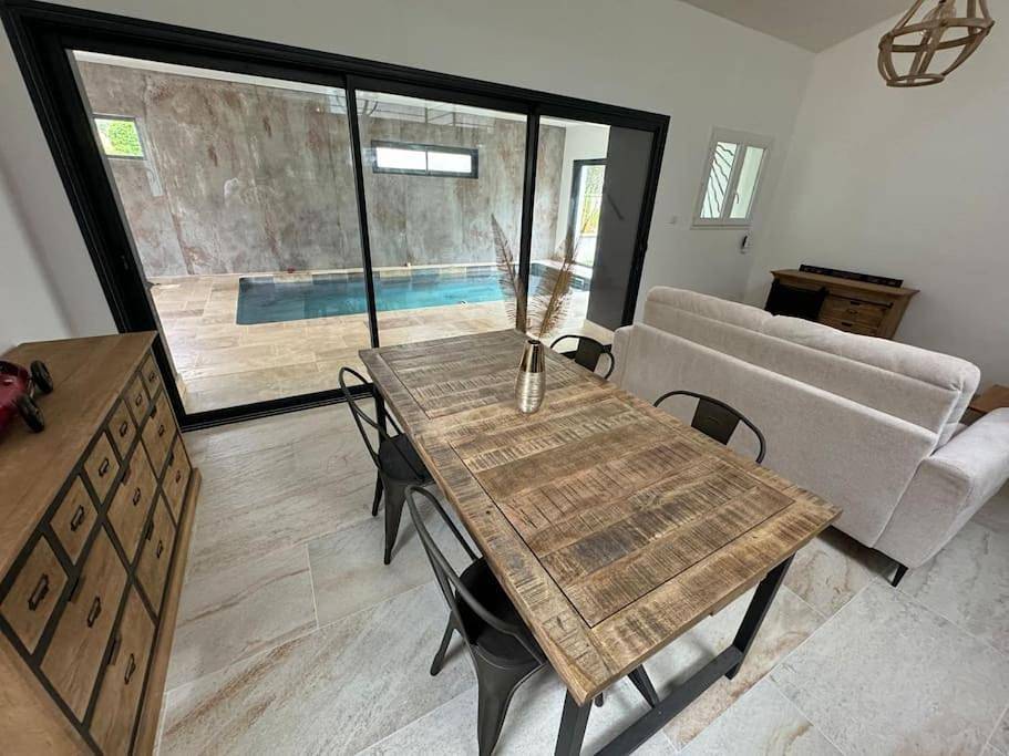 Émotion spa84 Appart piscine intérieur et jacuzzi in Mondragon, Vaucluse