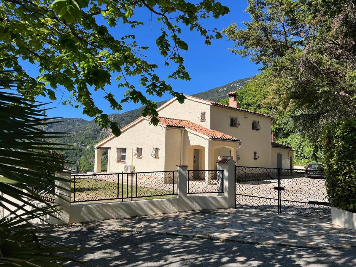 Côte 'd Azur - Beautiful Villa With Private Pool in Coaraze, Côte méditerranéenne (France)