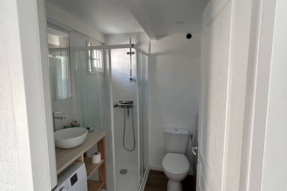 Appartement entier, App Duplex avec vue mer et piscine, à 5 minutes à pied de la plage in Tiuccia, Calcatoggio